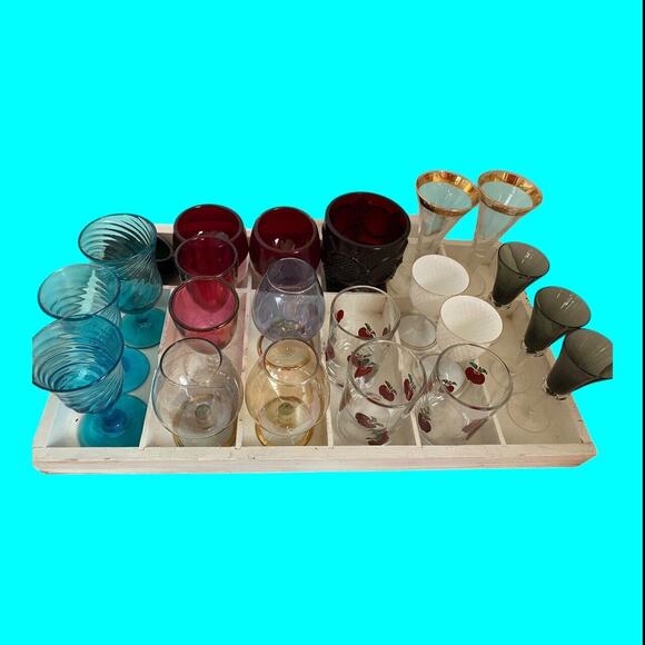 Junk Drawer Lot
18 Mixed Crystal Liqueur Cordial Glasses With 4 Candle Holders - Picture 6 of 9